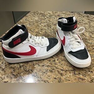 Nike Court Borough Mid 2